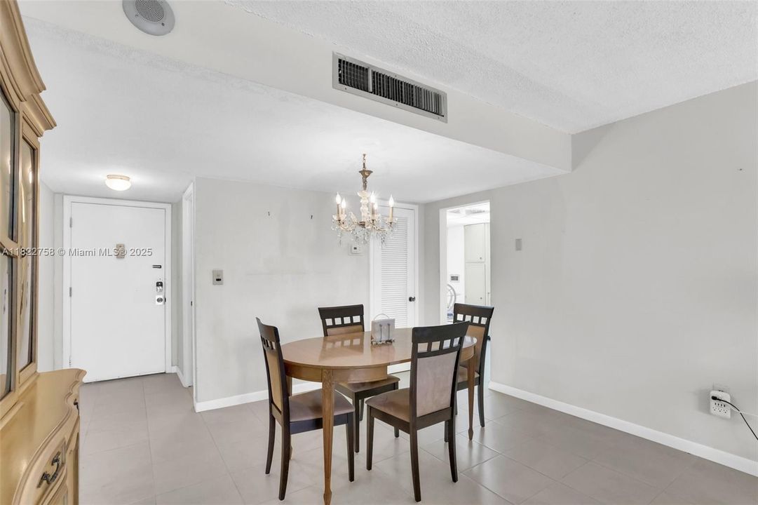 Activo con contrato: $275,000 (1 camas, 1 baños, 785 Pies cuadrados)