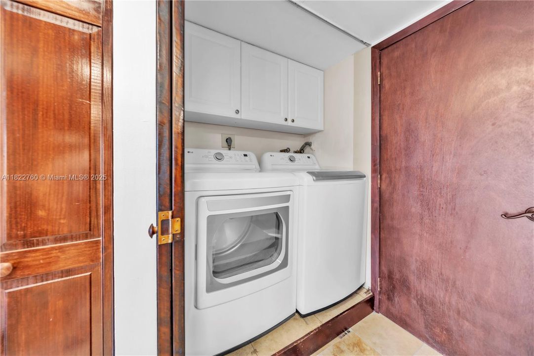 最近租的: $3,500 (2 贝兹, 2 浴室, 1397 平方英尺)