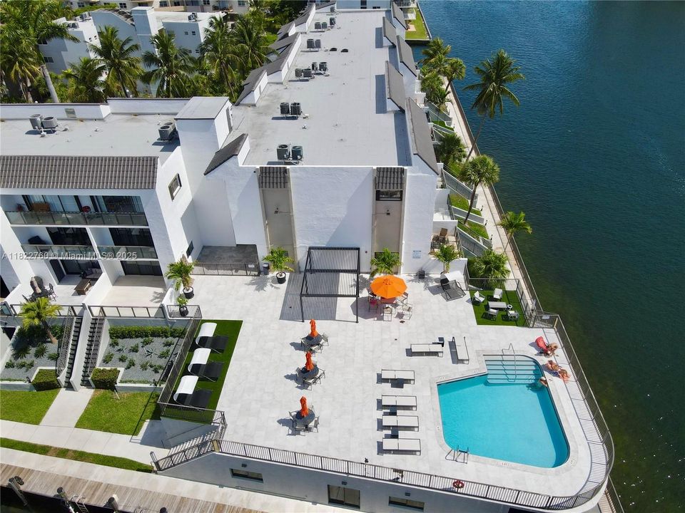 最近租的: $3,500 (2 贝兹, 2 浴室, 1397 平方英尺)