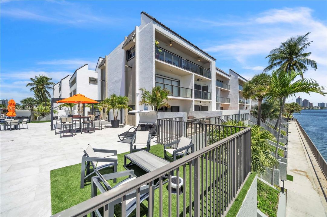 最近租的: $3,500 (2 贝兹, 2 浴室, 1397 平方英尺)