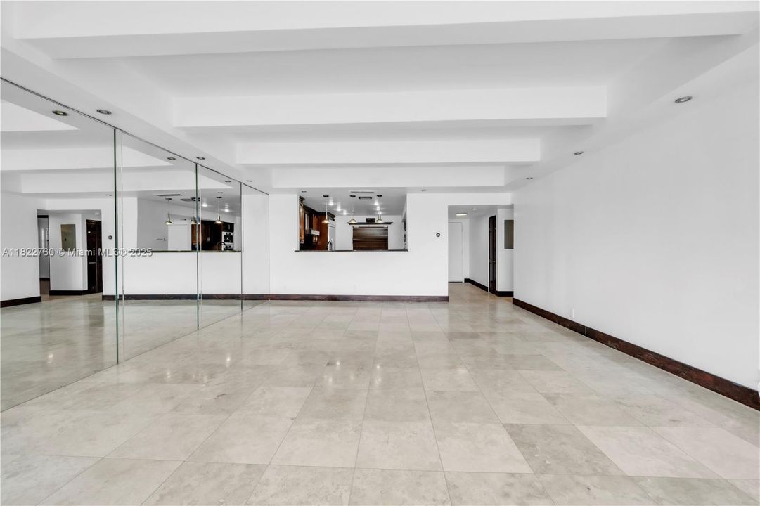 最近租的: $3,500 (2 贝兹, 2 浴室, 1397 平方英尺)