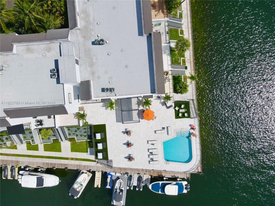 最近租的: $3,500 (2 贝兹, 2 浴室, 1397 平方英尺)