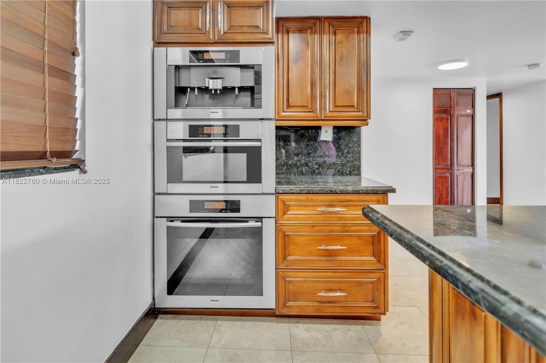 最近租的: $3,500 (2 贝兹, 2 浴室, 1397 平方英尺)