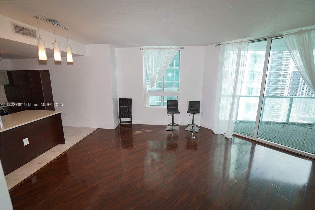 На продажу: $400,000 (1 спален, 1 ванн, 794 Квадратных фут)