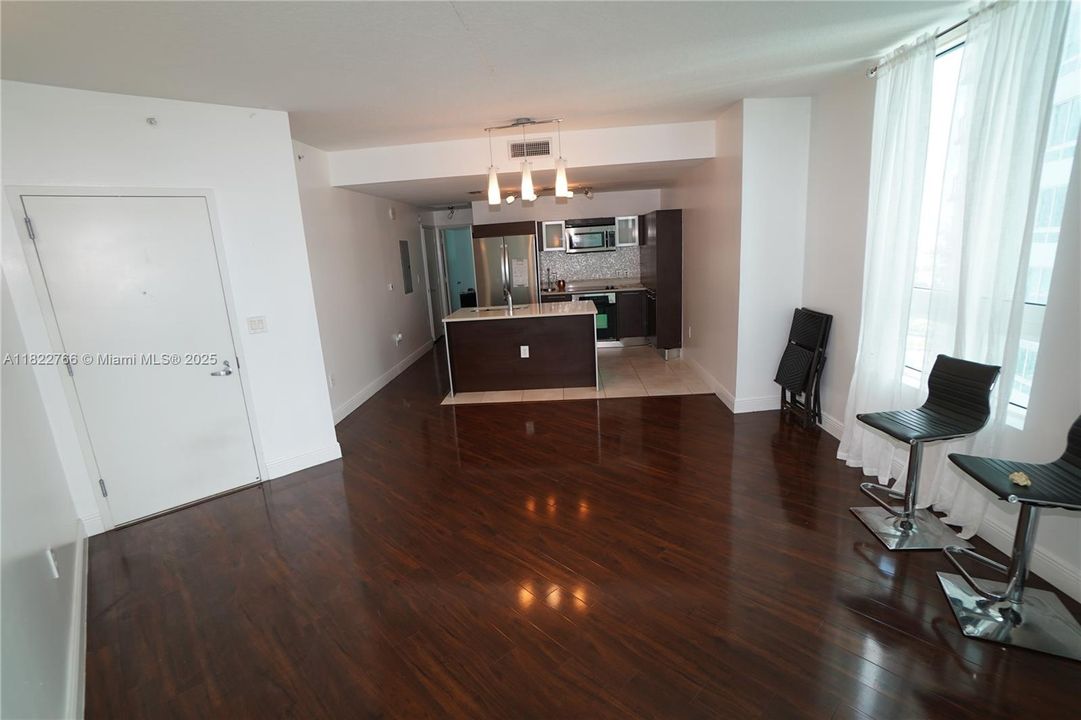 На продажу: $400,000 (1 спален, 1 ванн, 794 Квадратных фут)