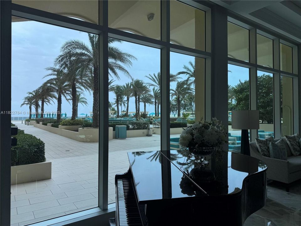 Active With Contract: $5,800 (2 beds, 2 baths, 1198 Square Feet)