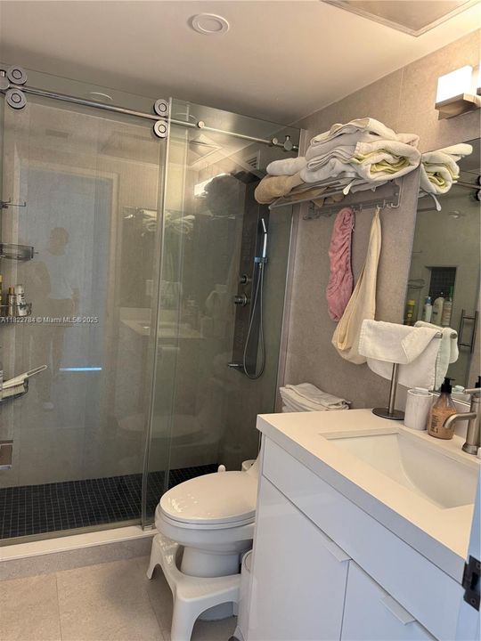 Active With Contract: $5,800 (2 beds, 2 baths, 1198 Square Feet)