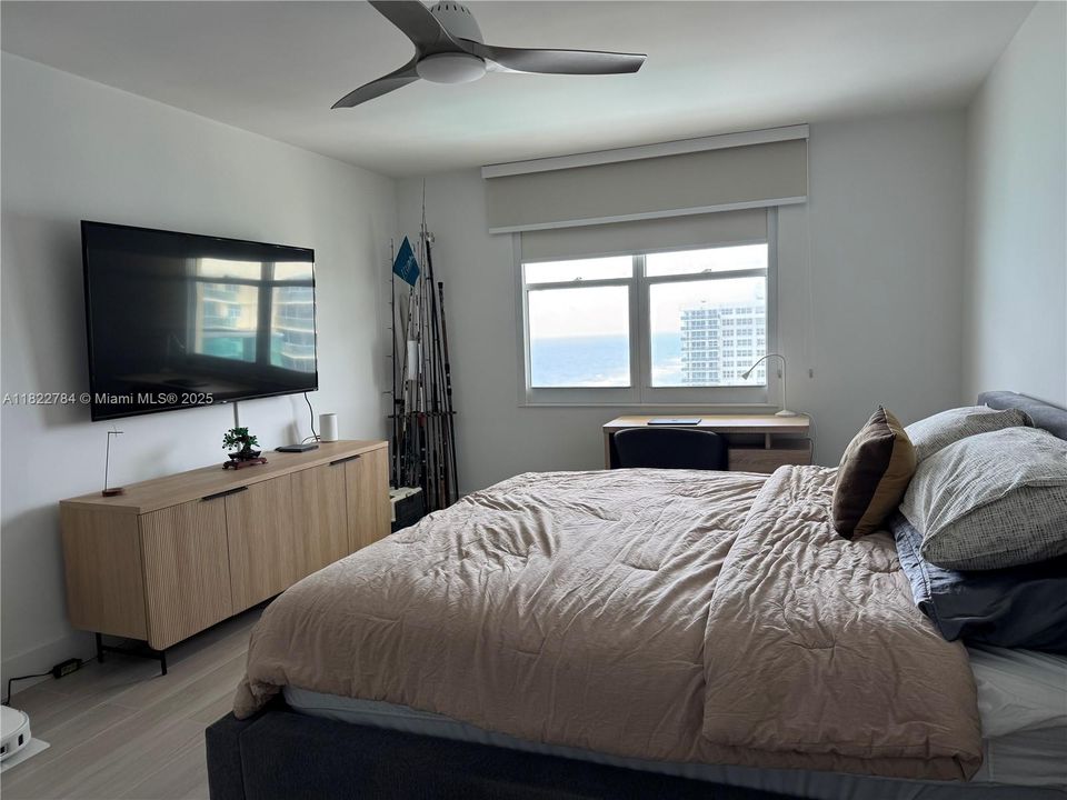 Active With Contract: $5,800 (2 beds, 2 baths, 1198 Square Feet)