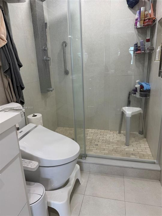 Active With Contract: $5,800 (2 beds, 2 baths, 1198 Square Feet)