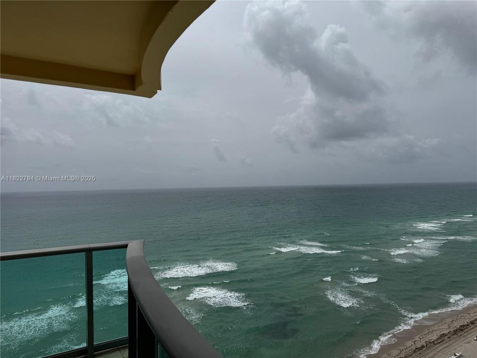 Active With Contract: $5,800 (2 beds, 2 baths, 1198 Square Feet)