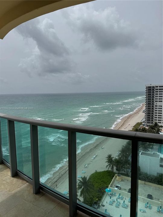 Active With Contract: $5,800 (2 beds, 2 baths, 1198 Square Feet)