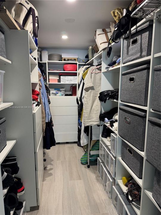 Active With Contract: $5,800 (2 beds, 2 baths, 1198 Square Feet)