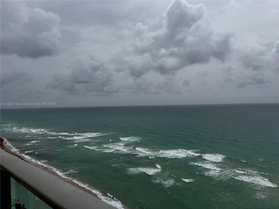 Active With Contract: $5,800 (2 beds, 2 baths, 1198 Square Feet)