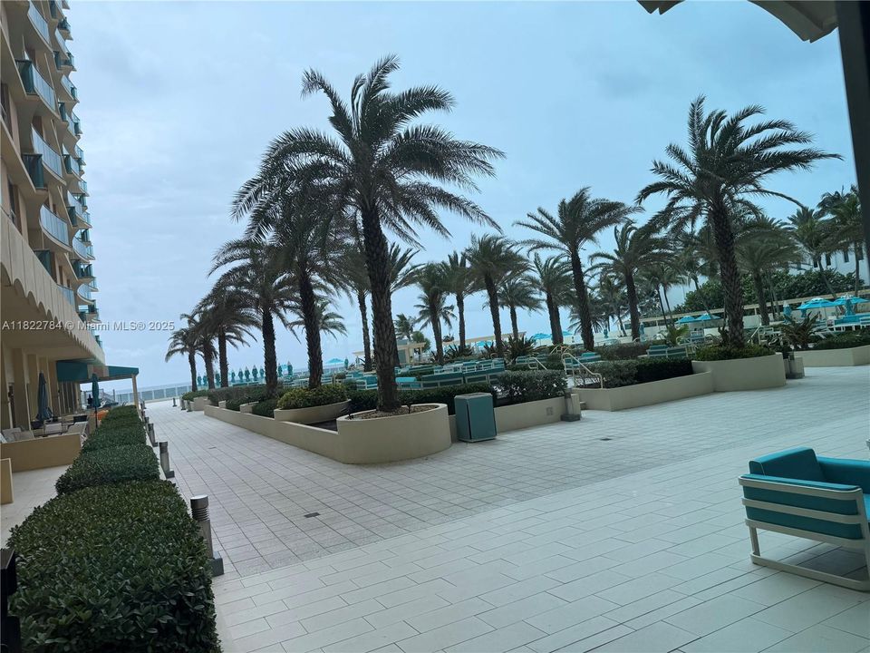 Active With Contract: $5,800 (2 beds, 2 baths, 1198 Square Feet)