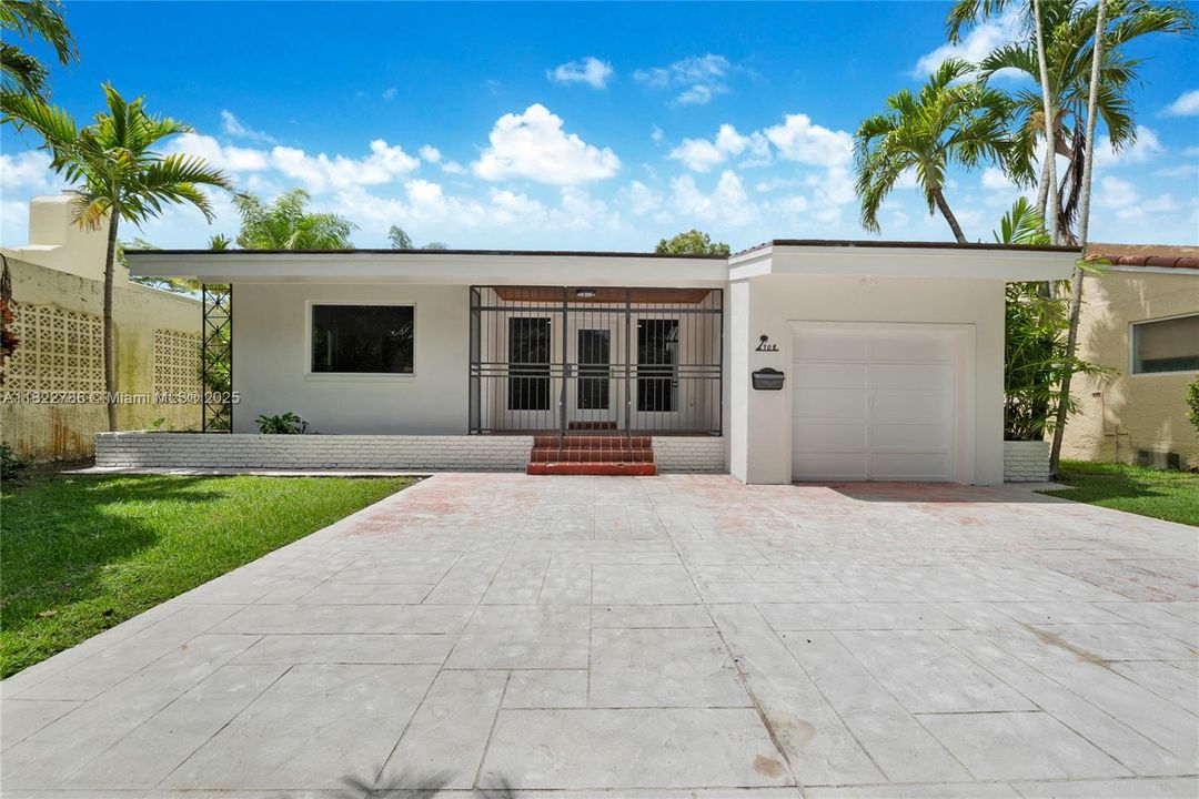 Недавно продано: $1,125,000 (2 спален, 2 ванн, 1041 Квадратных фут)