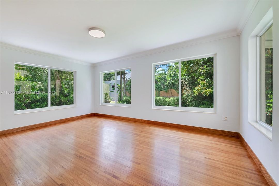 Недавно продано: $1,125,000 (2 спален, 2 ванн, 1041 Квадратных фут)