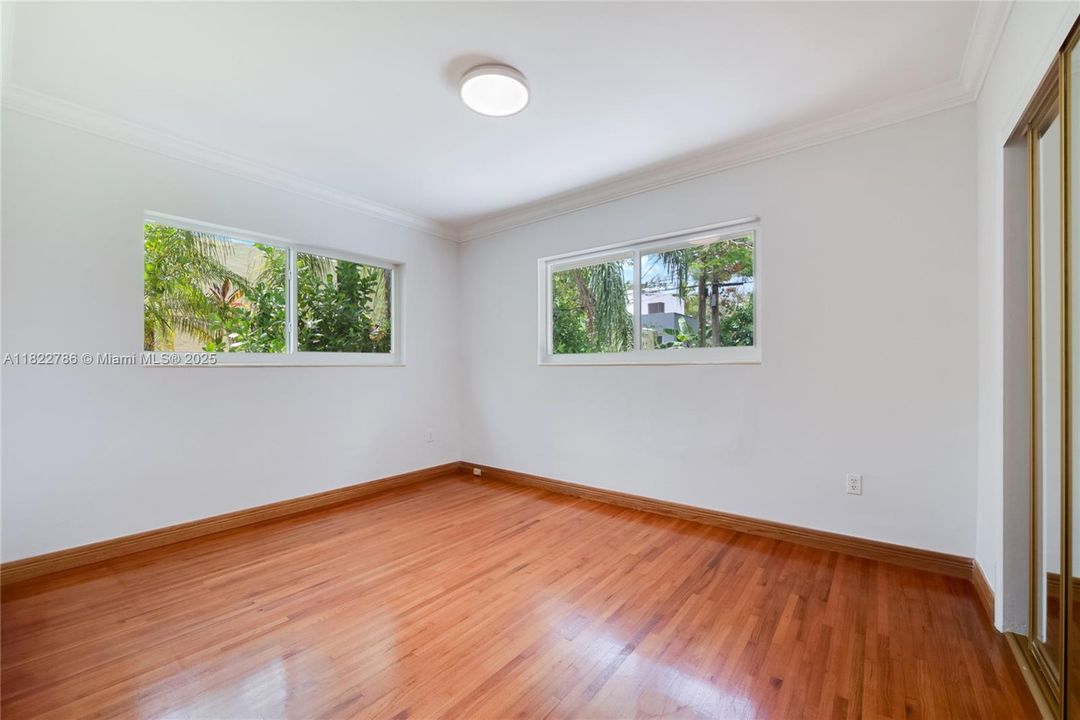 Недавно продано: $1,125,000 (2 спален, 2 ванн, 1041 Квадратных фут)