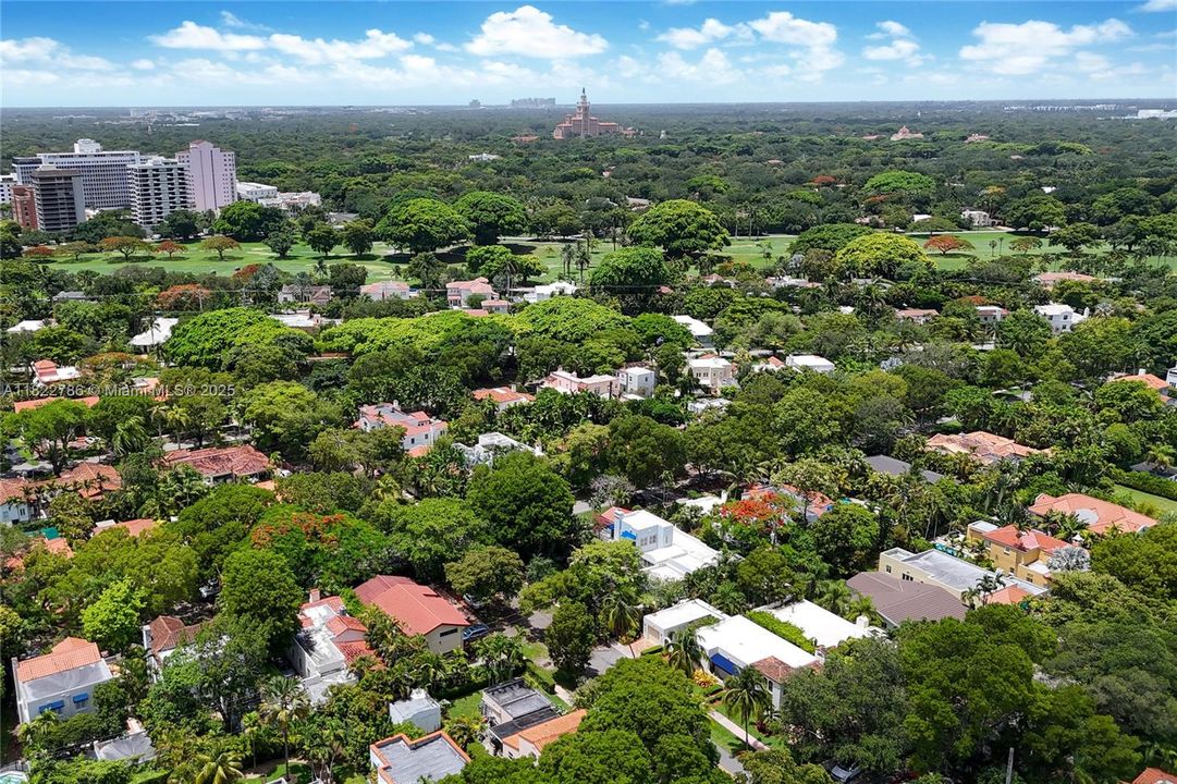 Недавно продано: $1,125,000 (2 спален, 2 ванн, 1041 Квадратных фут)