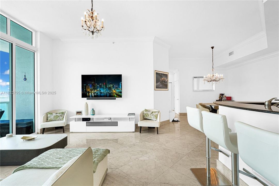 Vendido Recientemente: $678,999 (2 camas, 2 baños, 1274 Pies cuadrados)