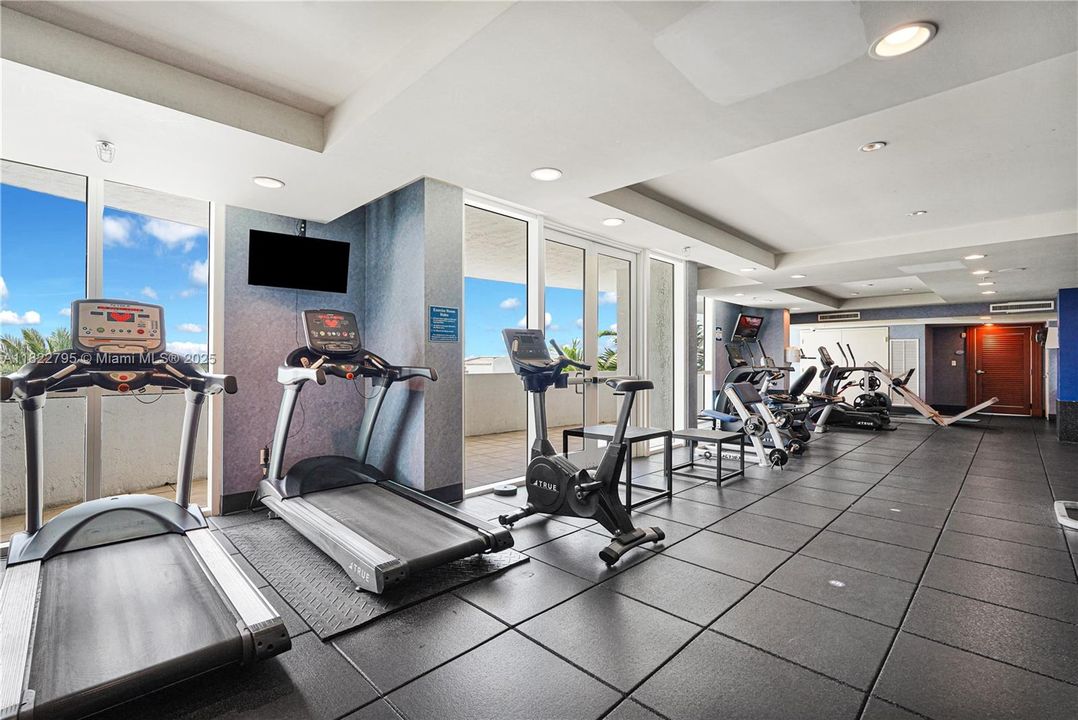 Vendido Recientemente: $678,999 (2 camas, 2 baños, 1274 Pies cuadrados)