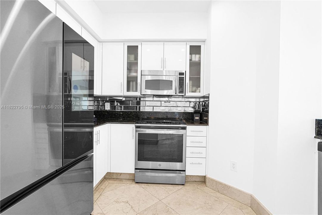 Vendido Recientemente: $678,999 (2 camas, 2 baños, 1274 Pies cuadrados)