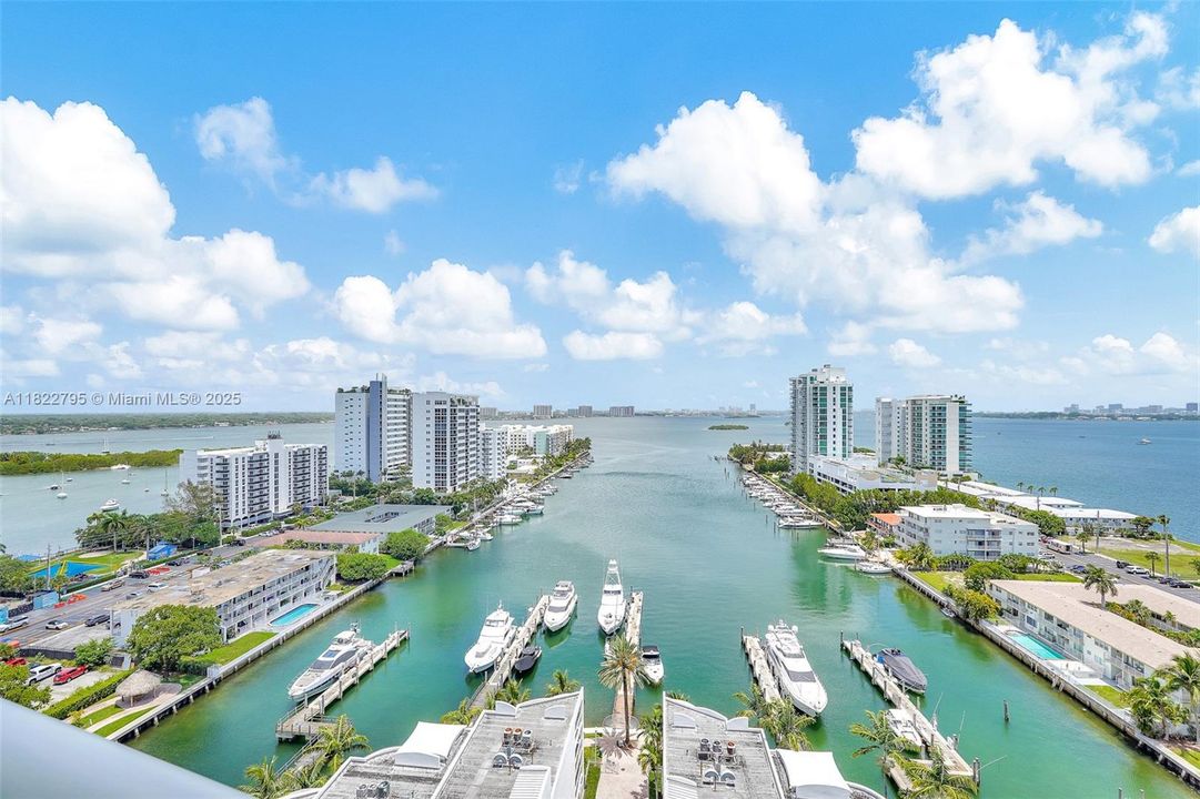 Vendido Recientemente: $678,999 (2 camas, 2 baños, 1274 Pies cuadrados)