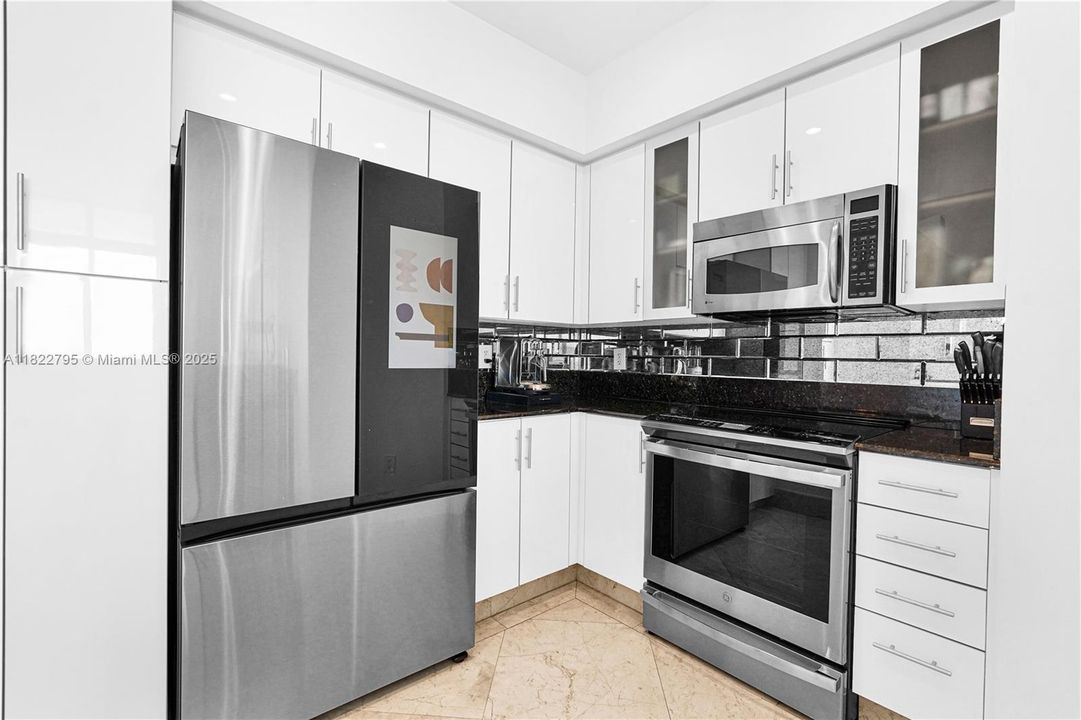 Vendido Recientemente: $678,999 (2 camas, 2 baños, 1274 Pies cuadrados)