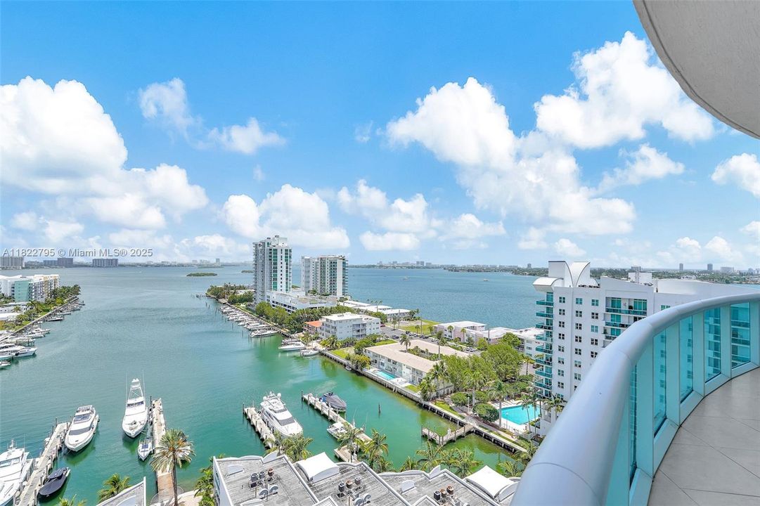 Vendido Recientemente: $678,999 (2 camas, 2 baños, 1274 Pies cuadrados)