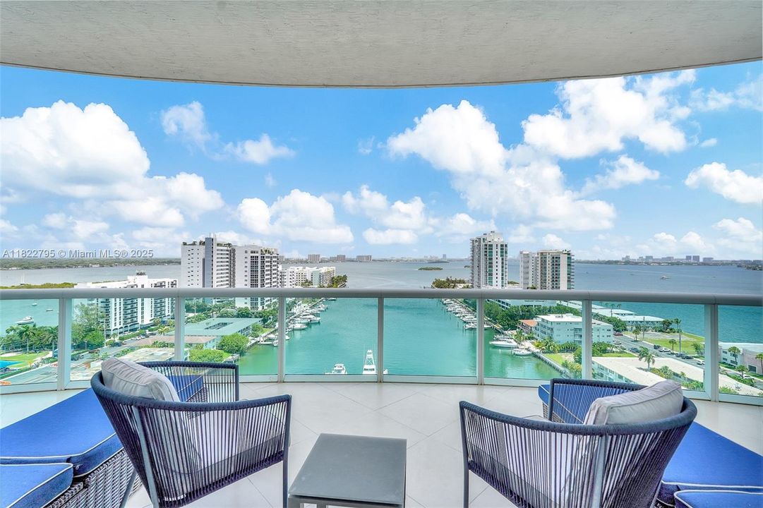 Vendido Recientemente: $678,999 (2 camas, 2 baños, 1274 Pies cuadrados)