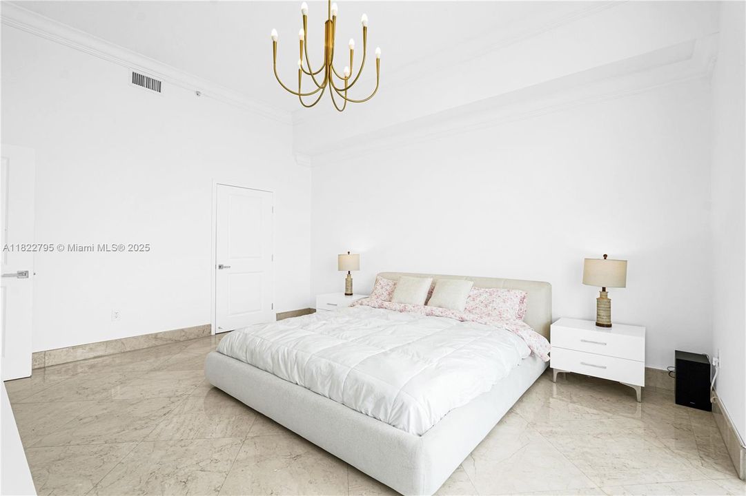 Vendido Recientemente: $678,999 (2 camas, 2 baños, 1274 Pies cuadrados)