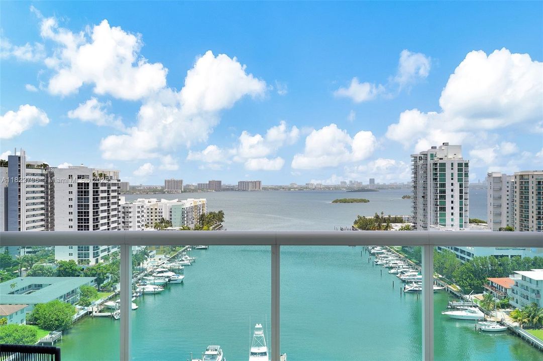 Vendido Recientemente: $678,999 (2 camas, 2 baños, 1274 Pies cuadrados)