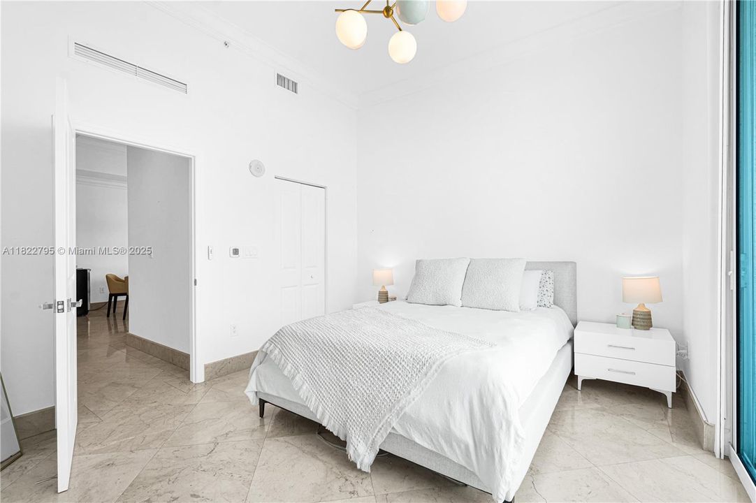 Vendido Recientemente: $678,999 (2 camas, 2 baños, 1274 Pies cuadrados)