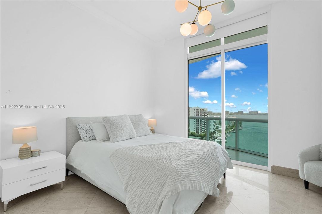 Vendido Recientemente: $678,999 (2 camas, 2 baños, 1274 Pies cuadrados)