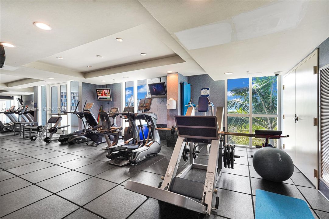 Vendido Recientemente: $678,999 (2 camas, 2 baños, 1274 Pies cuadrados)