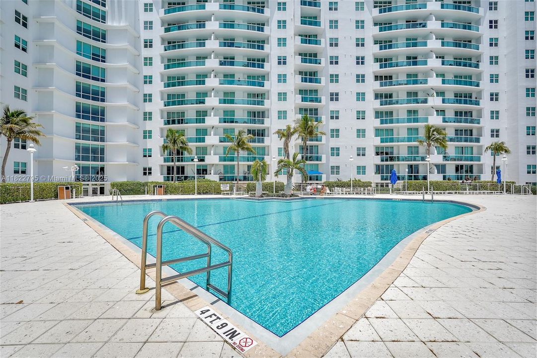 Vendido Recientemente: $678,999 (2 camas, 2 baños, 1274 Pies cuadrados)