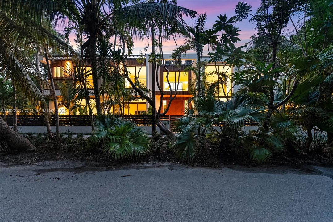 For Sale: $9,850,000 (7 beds, 7 baths, 0 Square Feet)