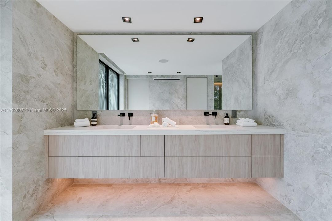 For Sale: $9,850,000 (7 beds, 7 baths, 0 Square Feet)