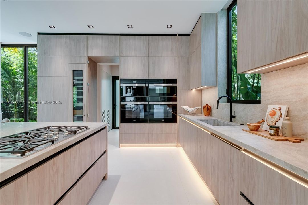 For Sale: $9,850,000 (7 beds, 7 baths, 0 Square Feet)