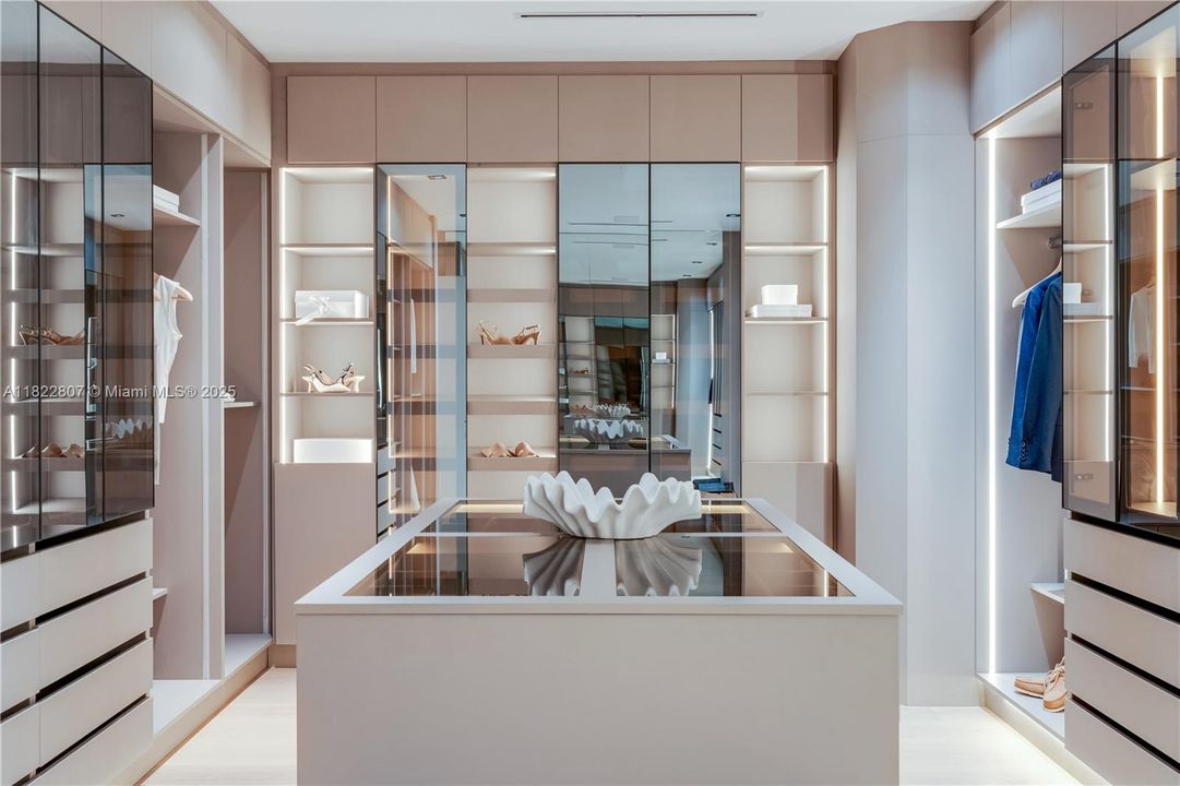 For Sale: $9,850,000 (7 beds, 7 baths, 0 Square Feet)