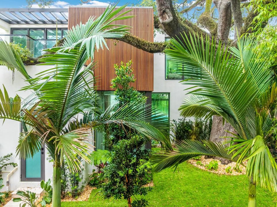 For Sale: $9,850,000 (7 beds, 7 baths, 0 Square Feet)