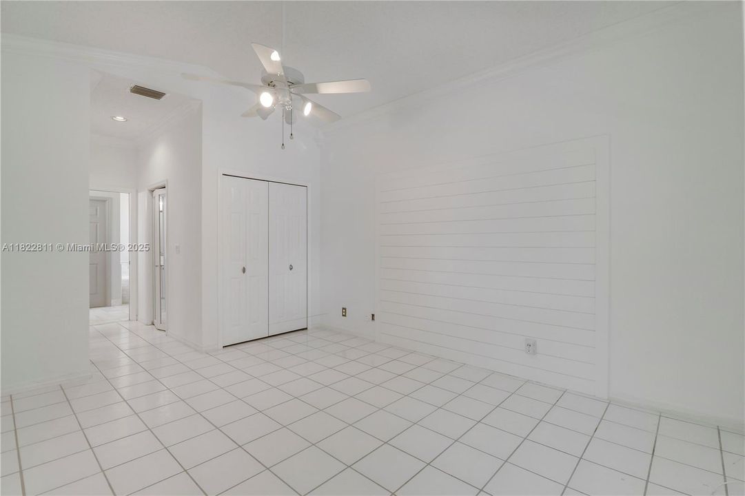 Recently Sold: $439,000 (3 beds, 2 baths, 2070 Square Feet)