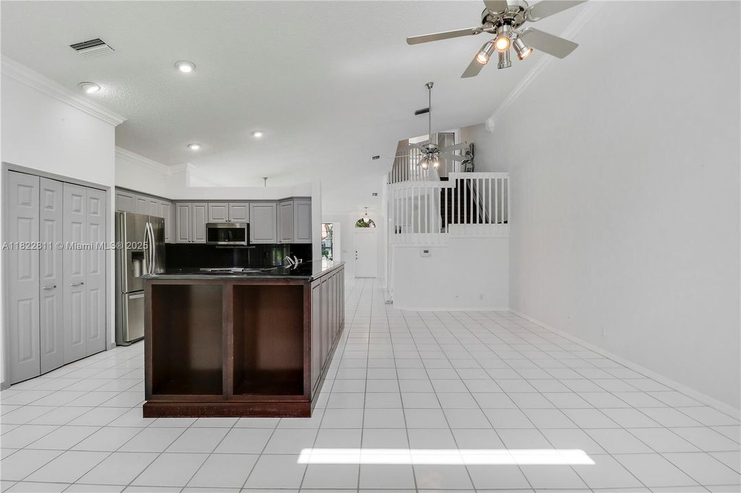 Recently Sold: $439,000 (3 beds, 2 baths, 2070 Square Feet)