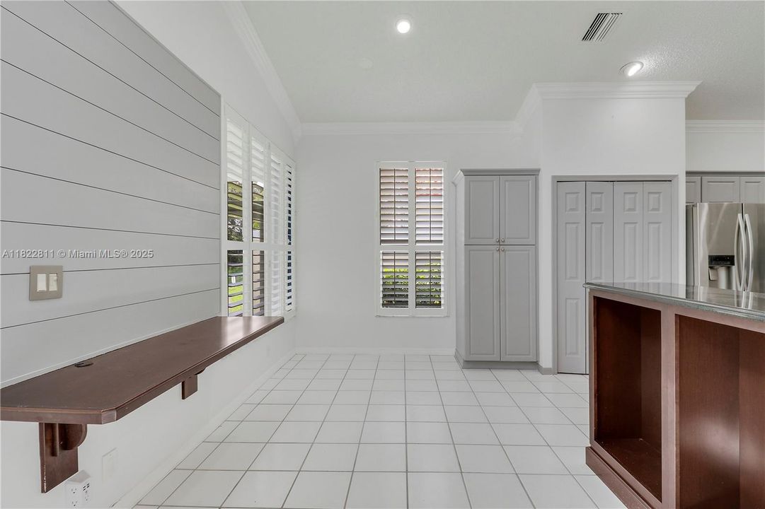 Recently Sold: $439,000 (3 beds, 2 baths, 2070 Square Feet)