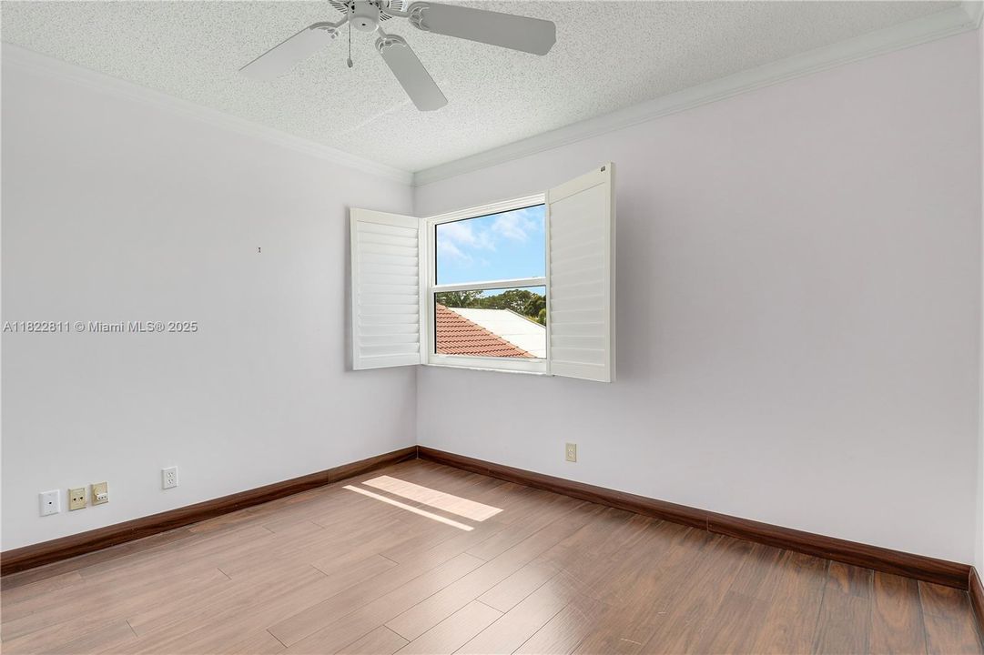 Recently Sold: $439,000 (3 beds, 2 baths, 2070 Square Feet)