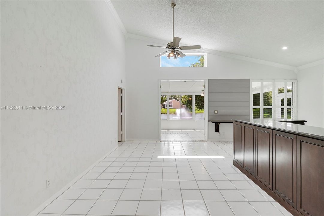 Recently Sold: $439,000 (3 beds, 2 baths, 2070 Square Feet)