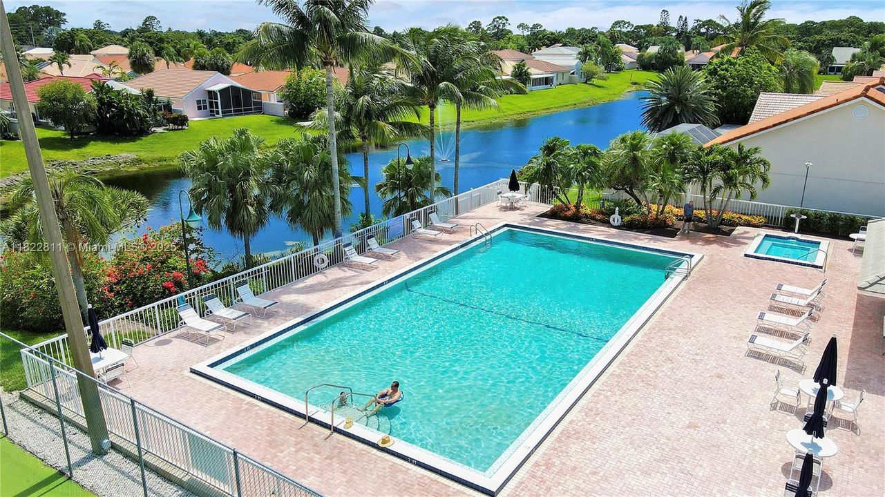 Recently Sold: $439,000 (3 beds, 2 baths, 2070 Square Feet)