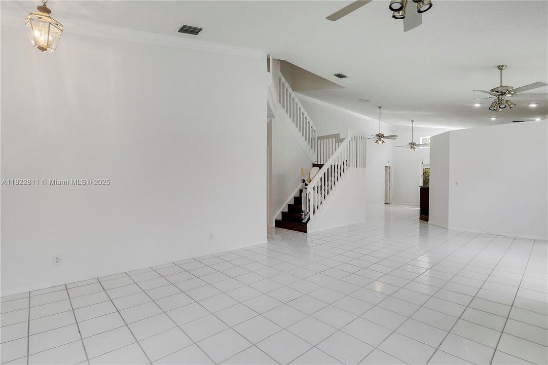 Recently Sold: $439,000 (3 beds, 2 baths, 2070 Square Feet)