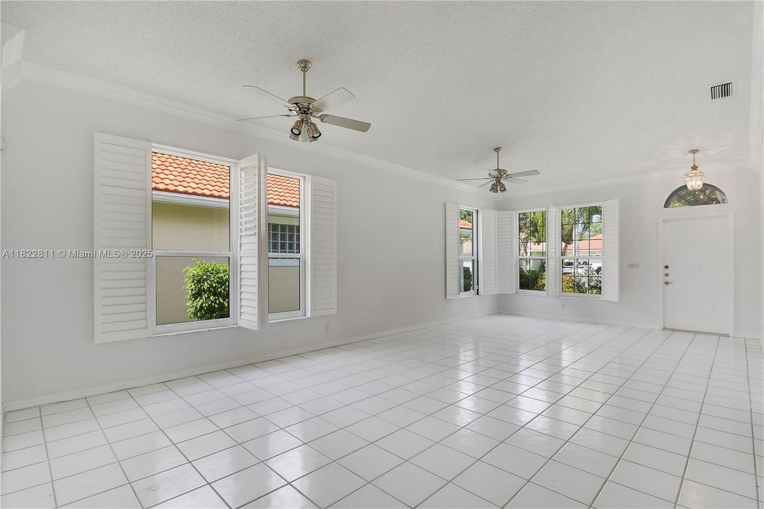 Recently Sold: $439,000 (3 beds, 2 baths, 2070 Square Feet)