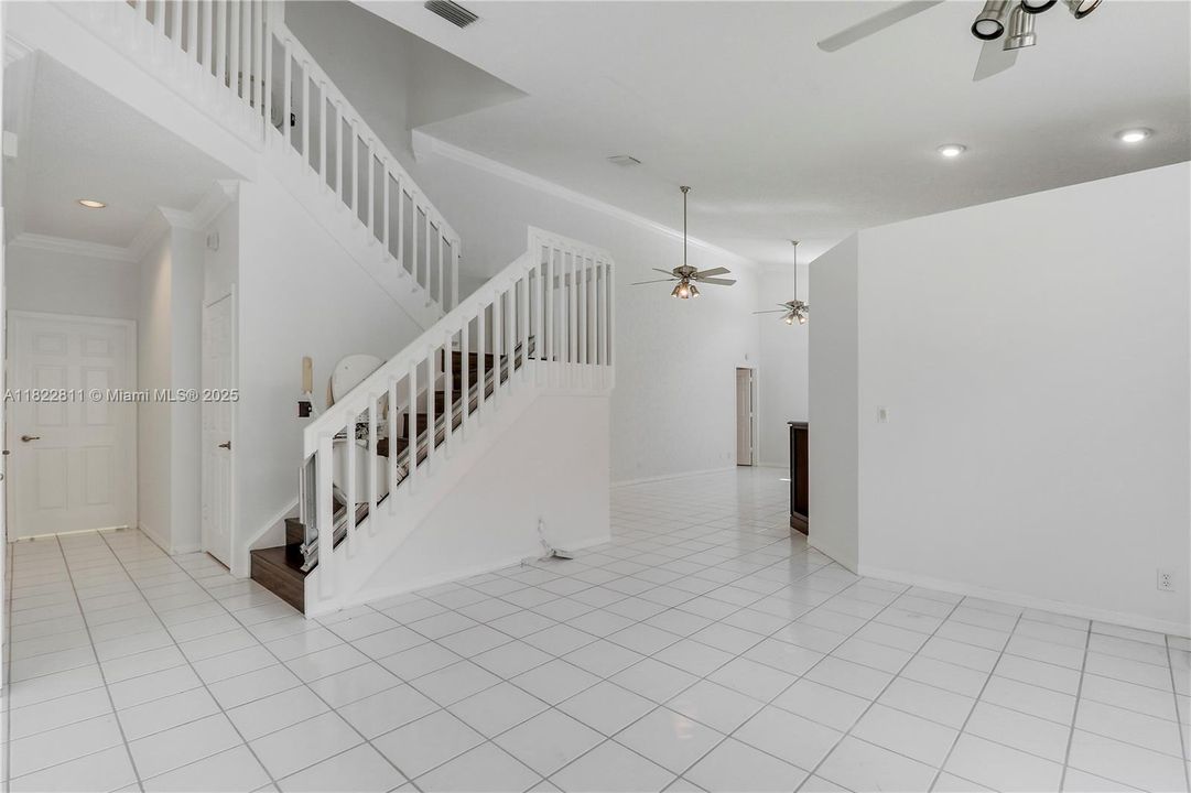 Recently Sold: $439,000 (3 beds, 2 baths, 2070 Square Feet)