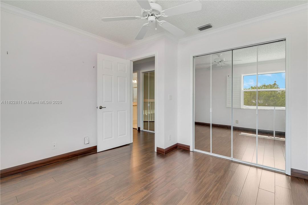 Recently Sold: $439,000 (3 beds, 2 baths, 2070 Square Feet)